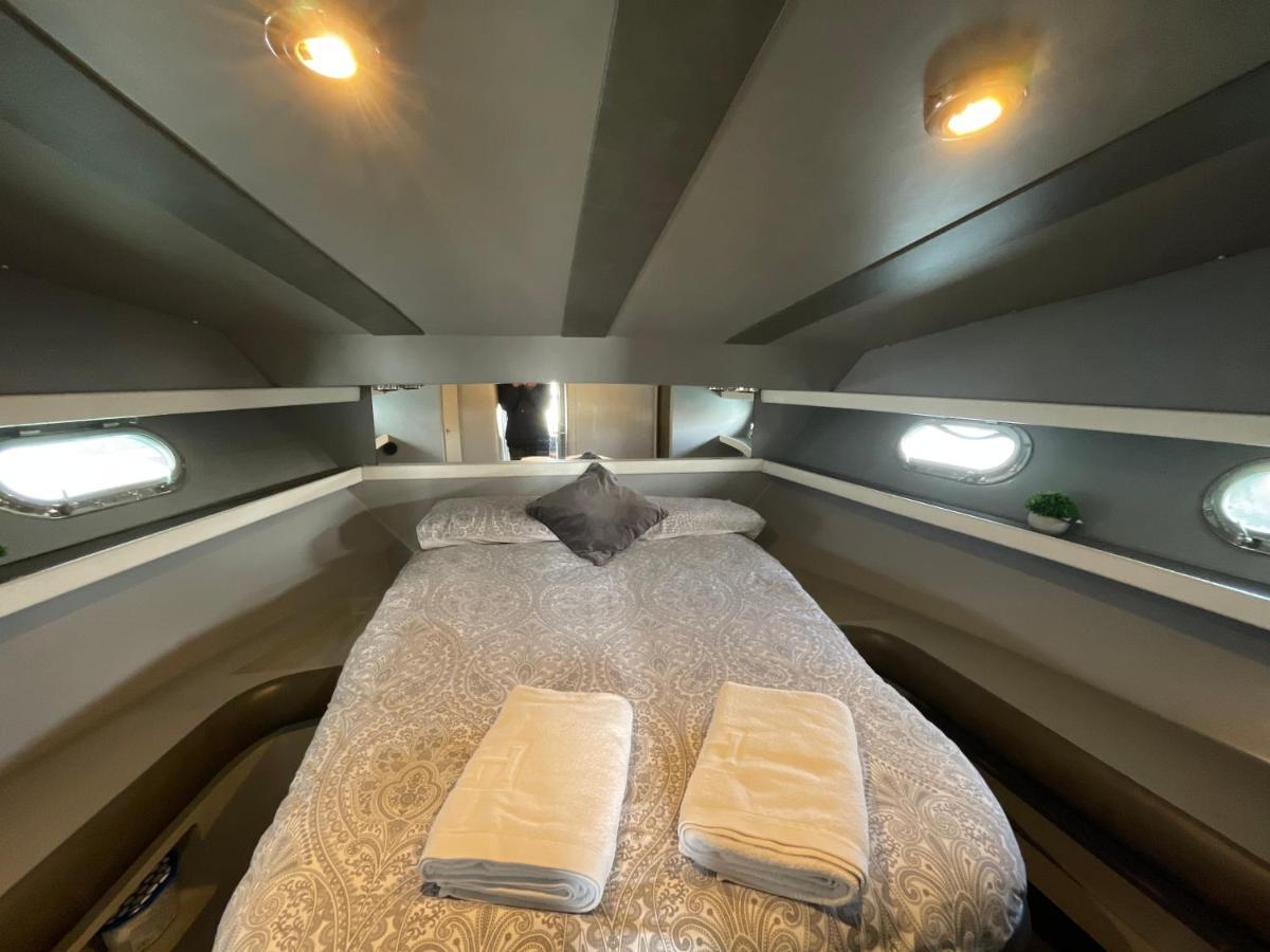 Botel Confortable Yatch Sant Adria de Besos